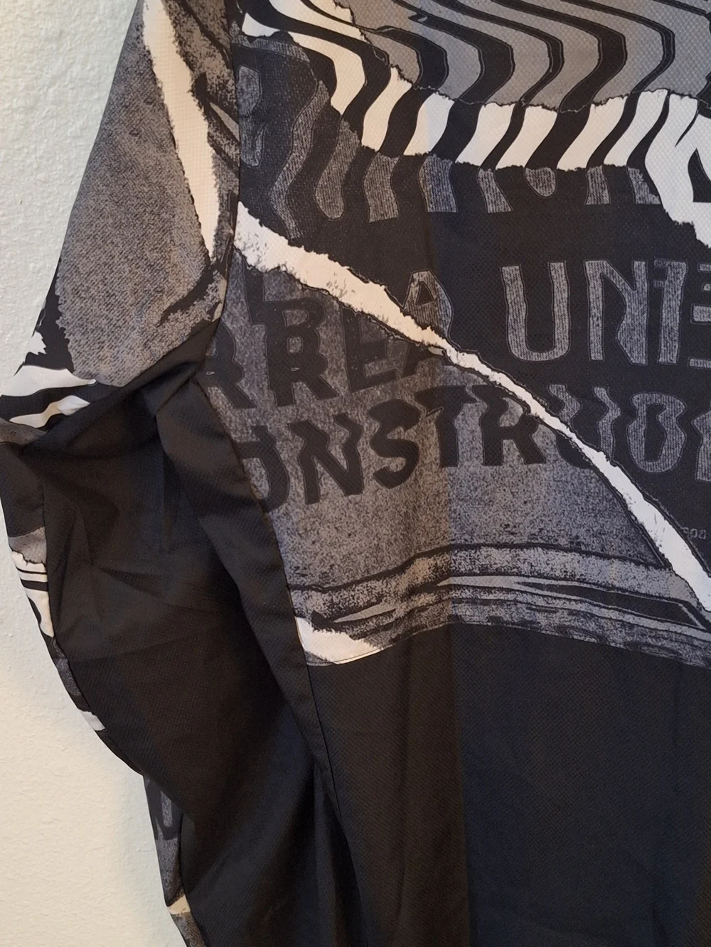 Adidas Own The Run ED9284 Men’s L Graphic Hooded Running Jacket Black Gray